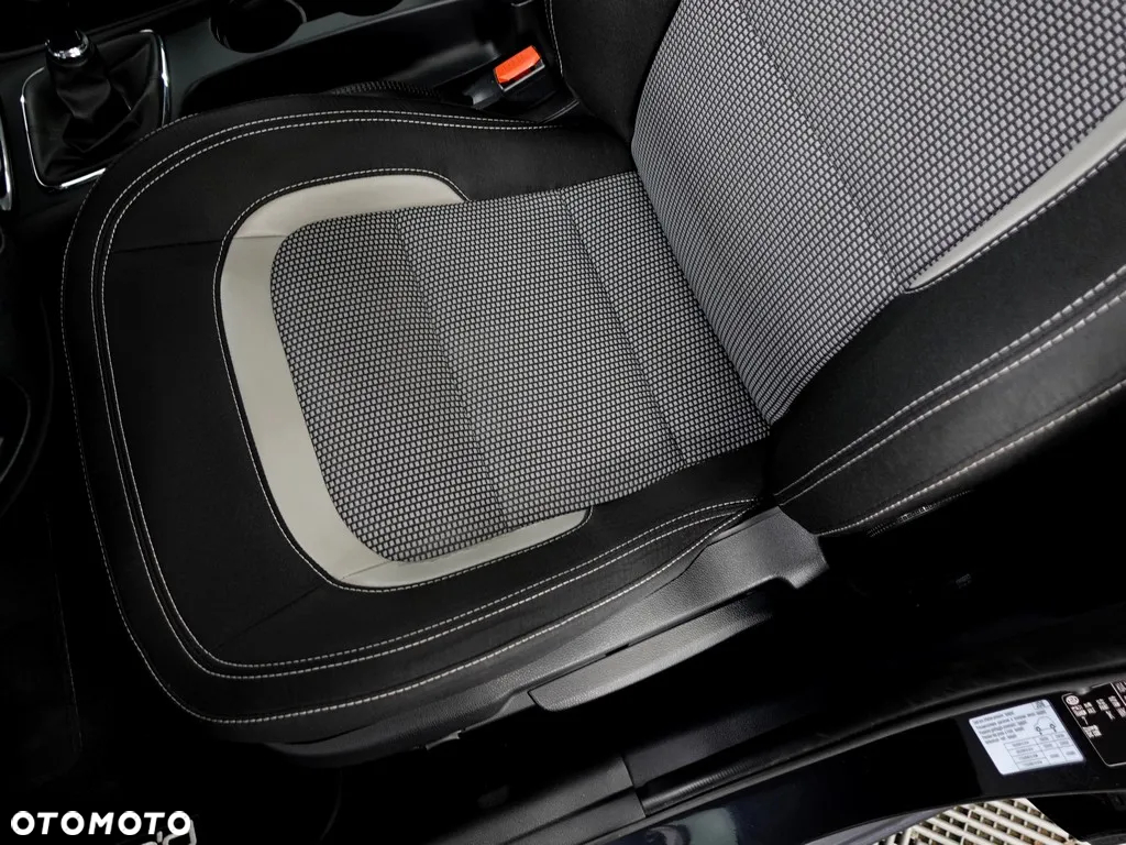Kia Ceed Cee'd 1.6 GDI L Business Line - 12