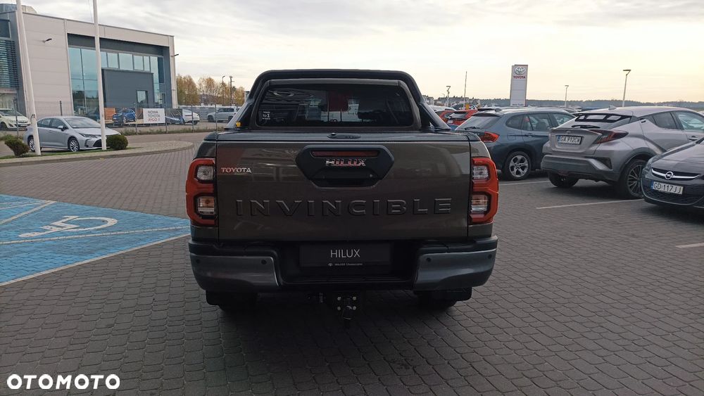 Toyota Hilux 2.8 D-4D Double Cab Invincible 4x4 - 9