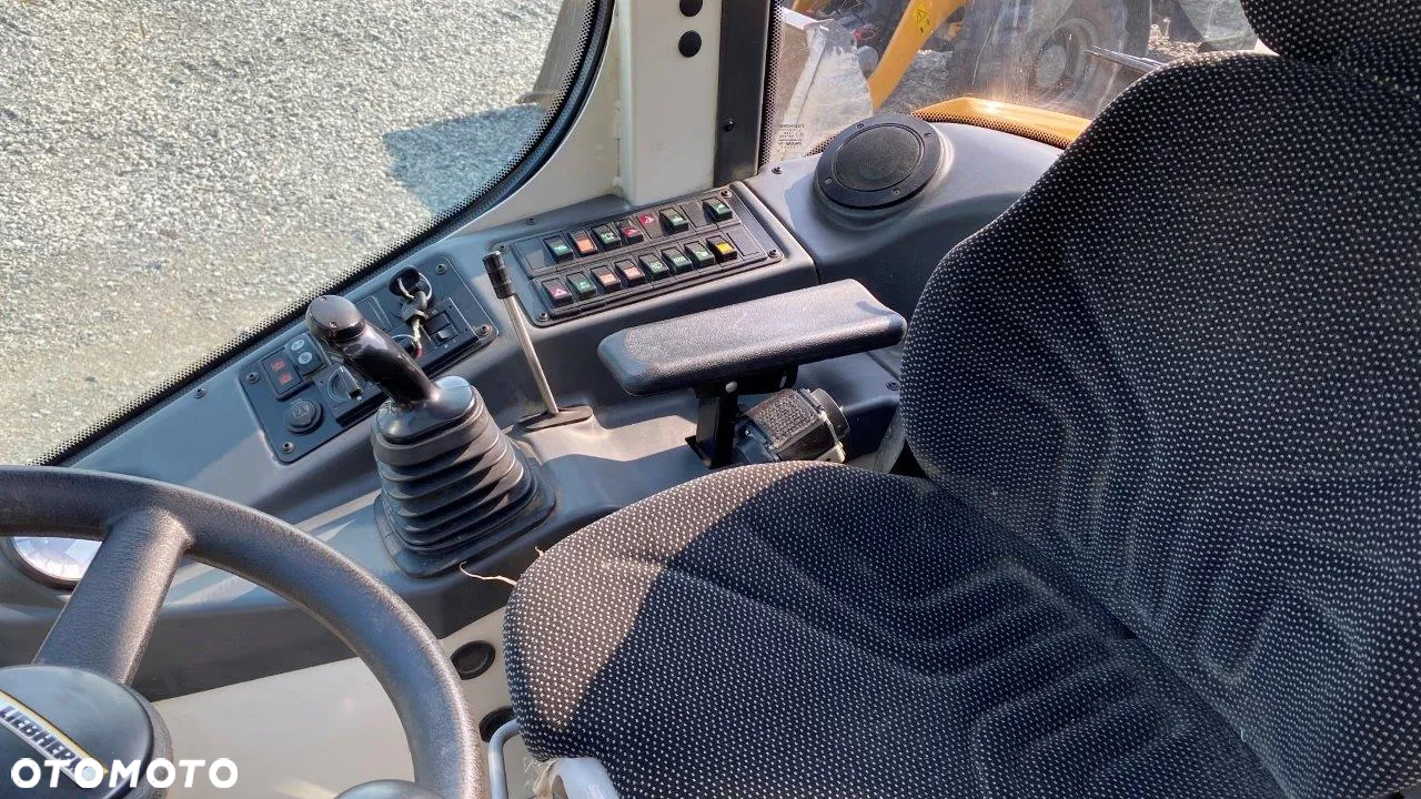 Liebherr L 508 Compact - 8