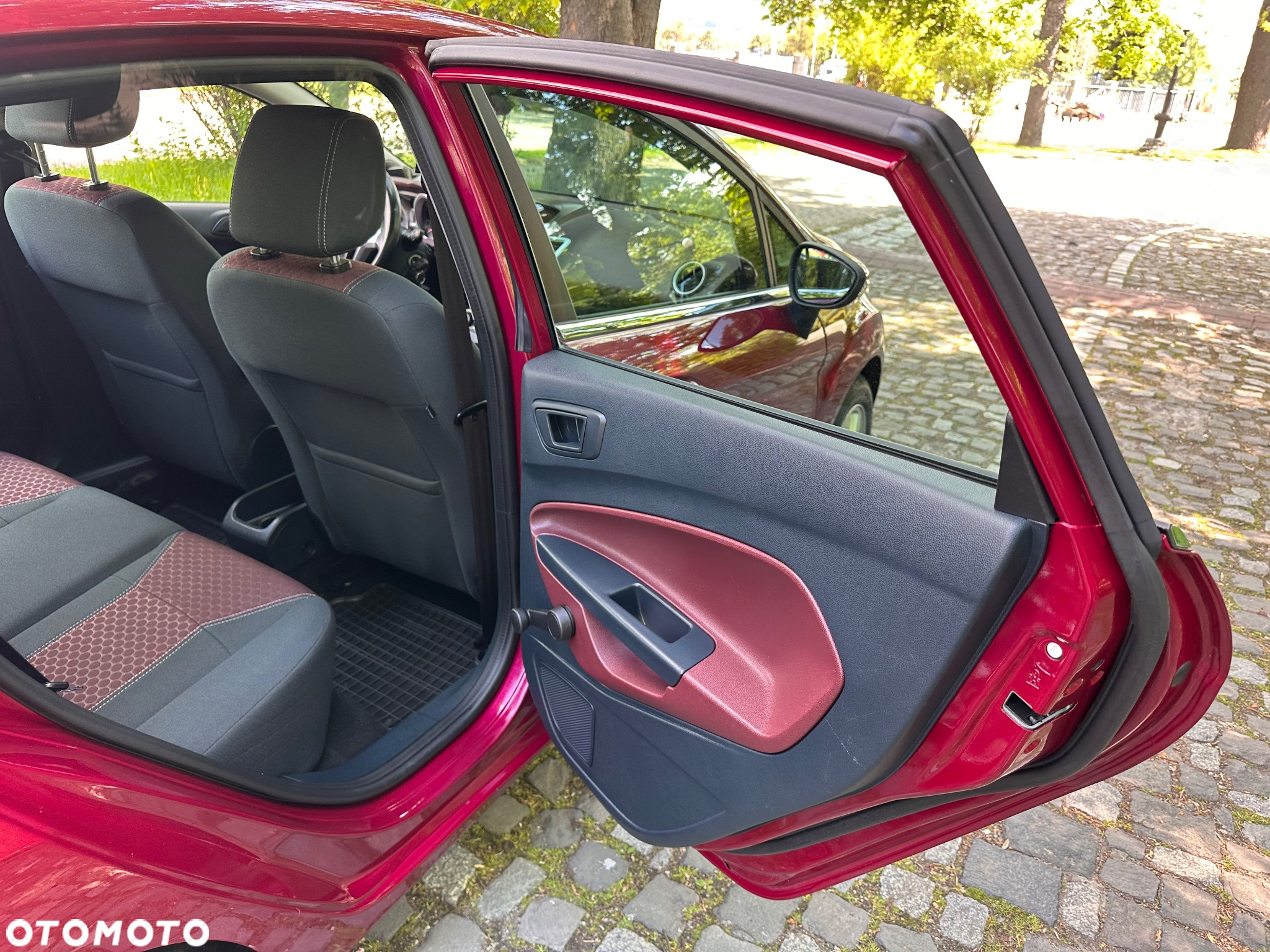 Ford Fiesta 1.6 TDCi DPF Titanium - 23