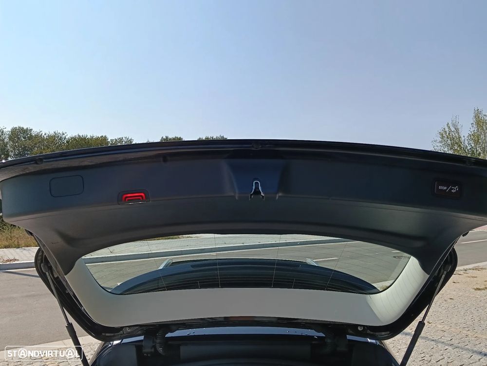 Mercedes-Benz C 300 e Avantgarde - 12