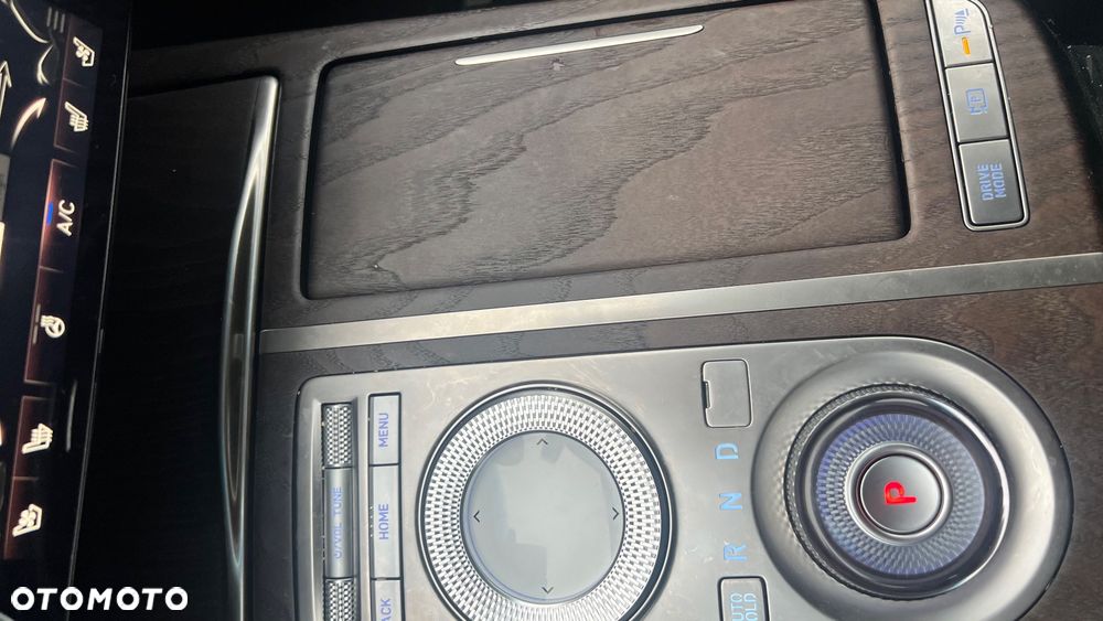 Genesis G80 - 12