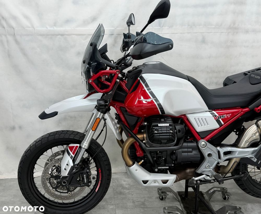 Moto Guzzi V85 - 23