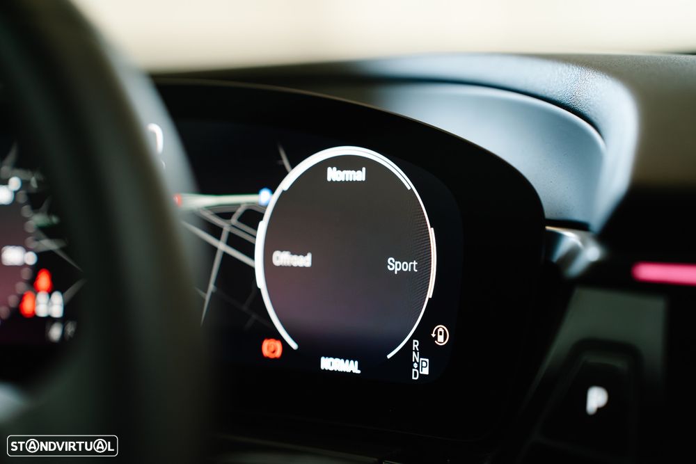 Porsche Macan Electric - 17
