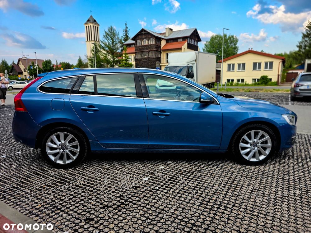 Volvo V60 D3 Summum - 36