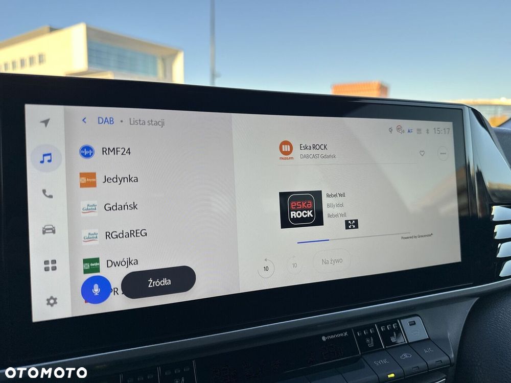 Toyota Camry - 22