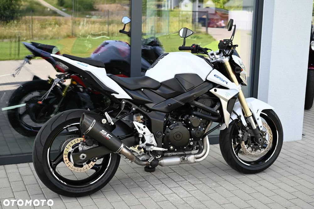 Suzuki GSR - 40