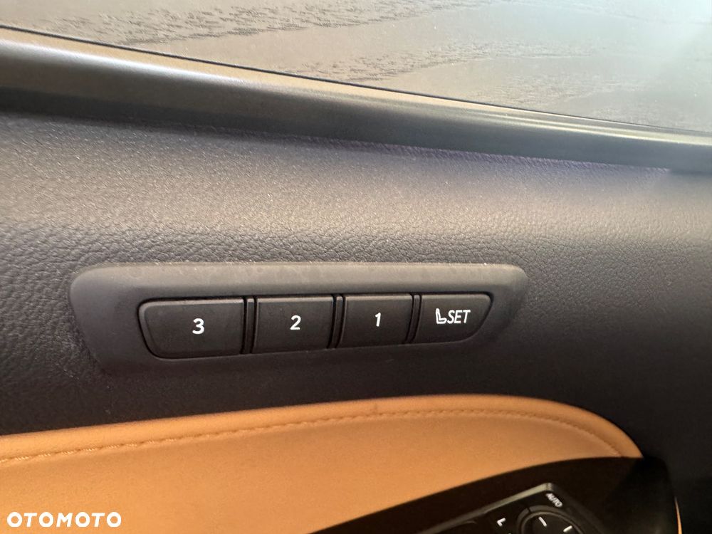 Lexus NX 350h F Sport AWD - 36