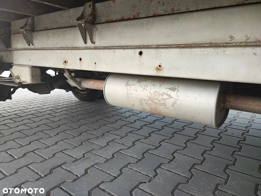 Mercedes-Benz Sprinter 413 - 11