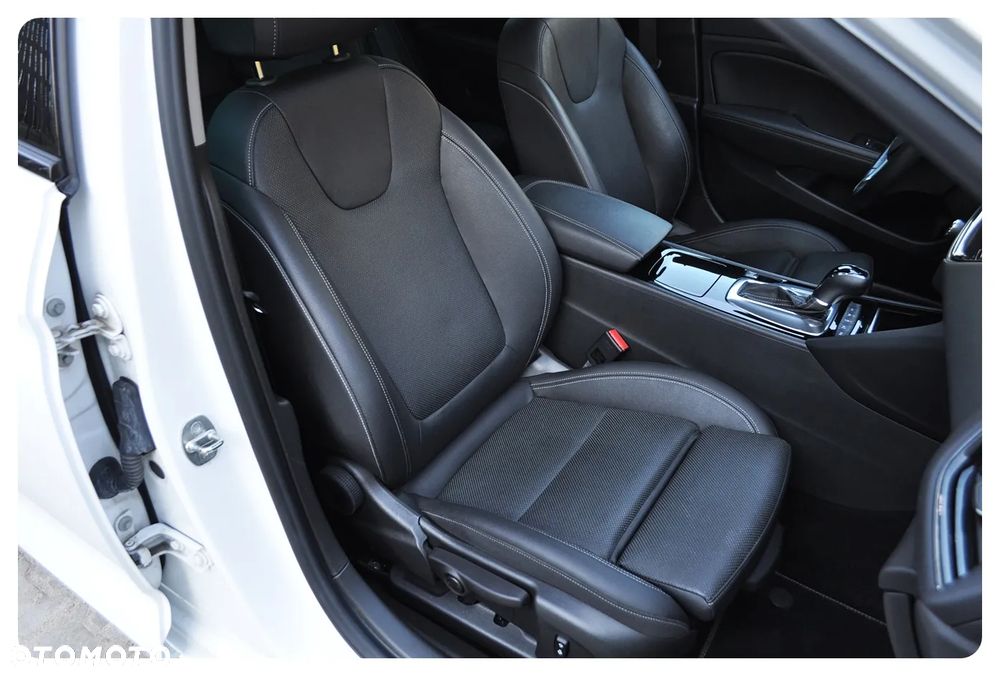 Opel Insignia 2.0 T Business Elegance S&S - 28