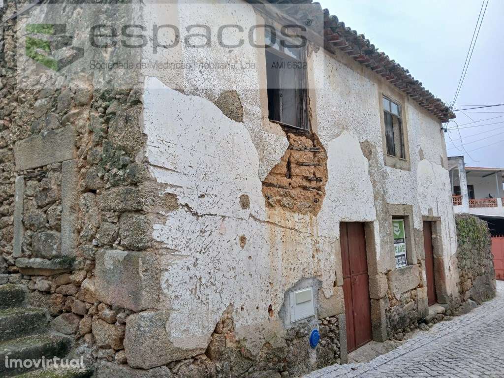 Moradia V2 para reconstruir - Grande imagem: 4/5