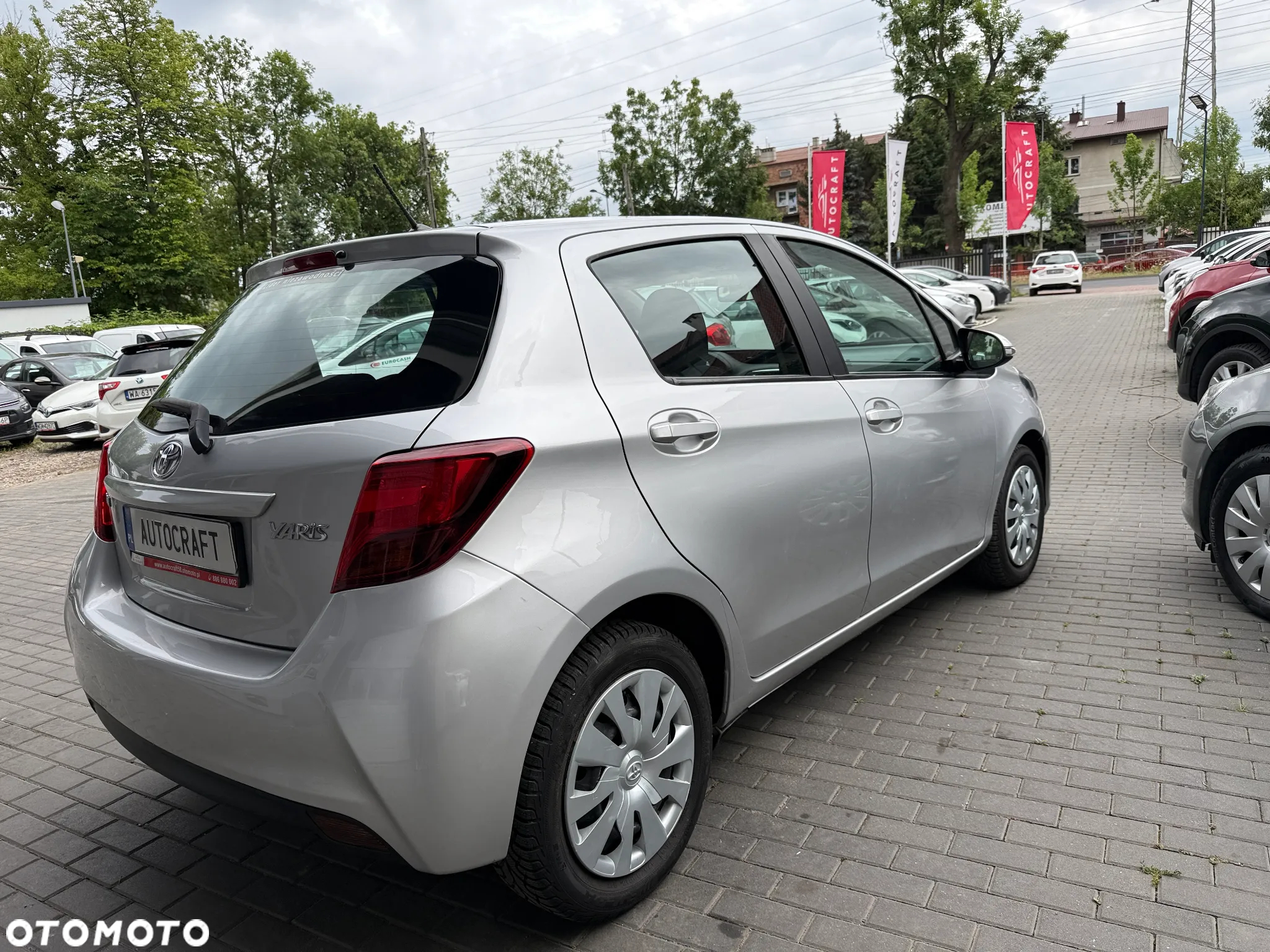 Toyota Yaris 1.0 Premium - 23