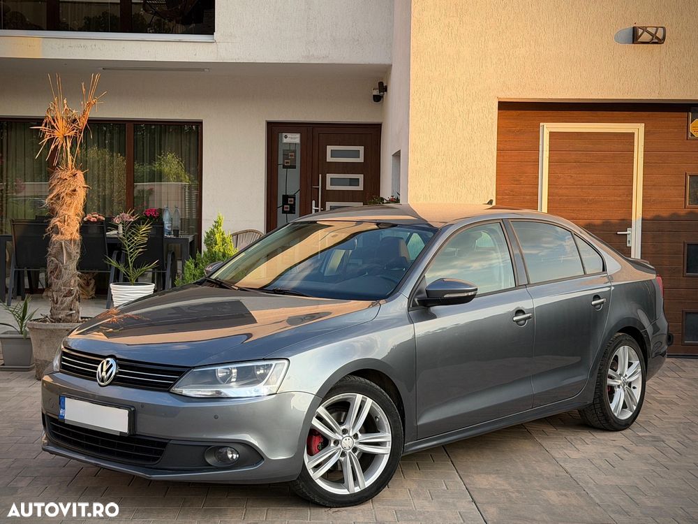 Volkswagen Jetta 1.6 TDI Blue Motion Technology Comfortline - 2