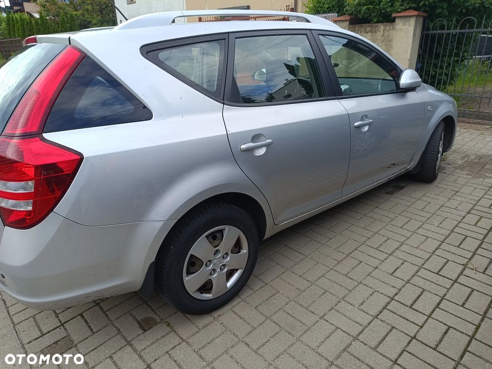 Kia Ceed 1.6 Crdi Comfort - 4