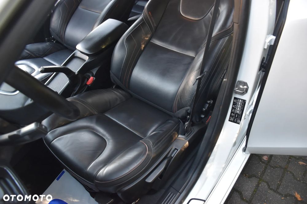 Volvo V40 D2 Drive-E Ocean Race - 13