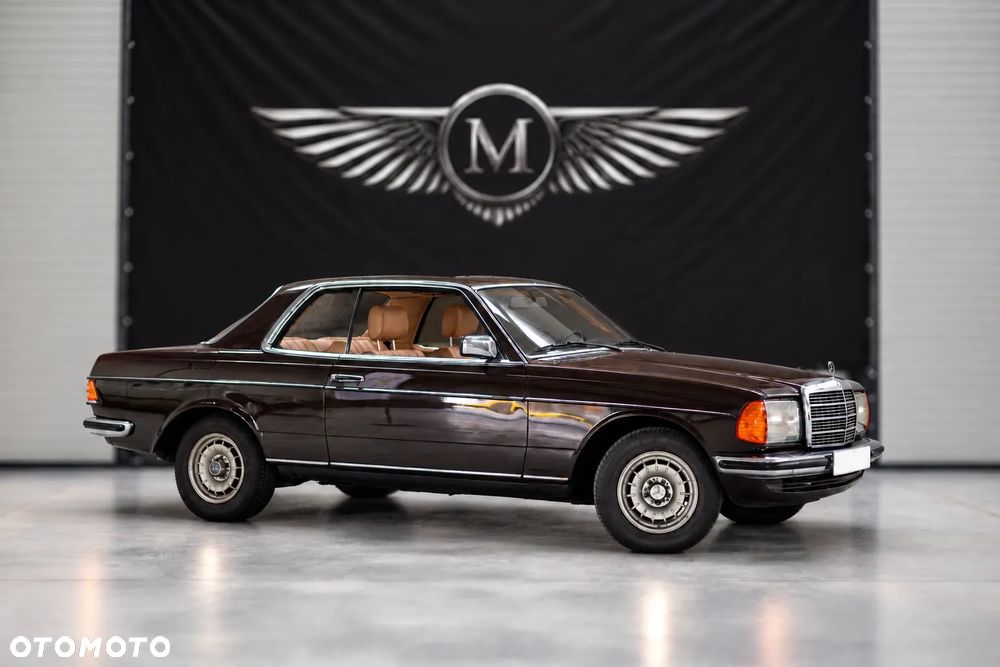 Mercedes-Benz 230 C
