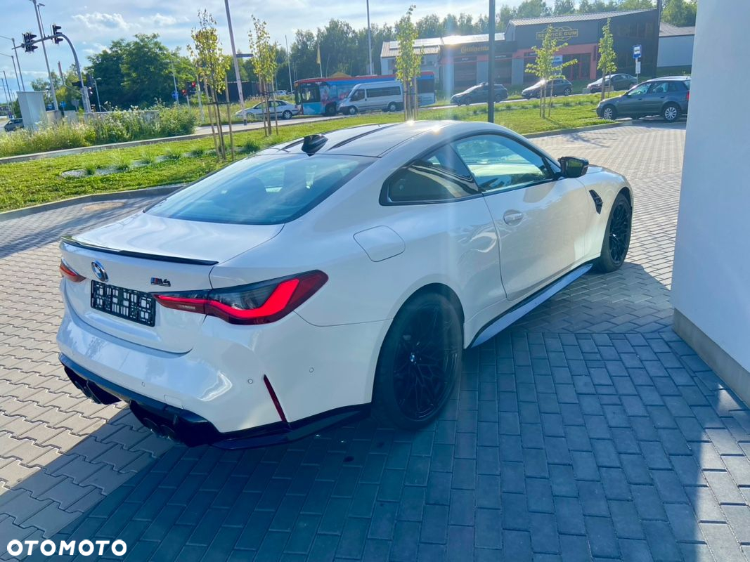 BMW M4 Competition - 4