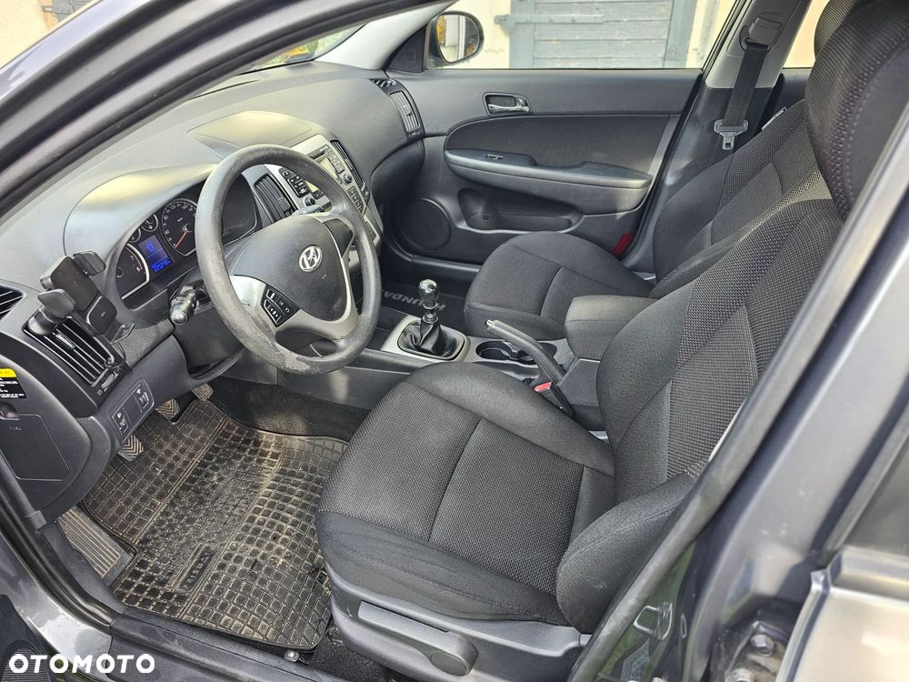Hyundai i30 1.6 Comfort - 13