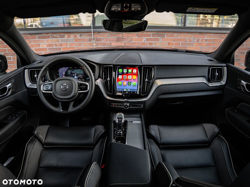 Volvo XC 60 T6 AWD Plug-In Hybrid R-Design - 5