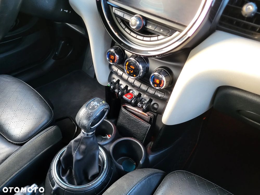 MINI Cooper D - 24