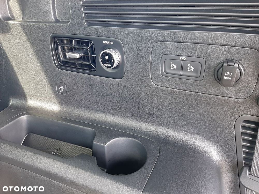 Kia Sorento - 25