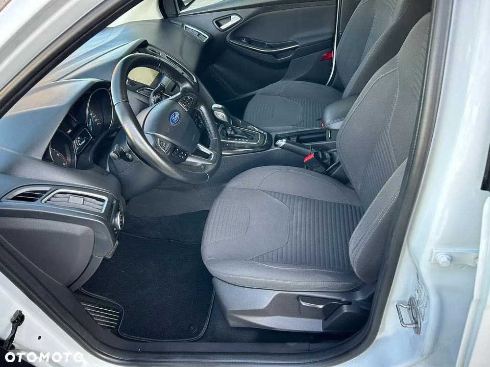 Ford Focus 1.5 EcoBlue Start-Stopp-System TITANIUM - 23