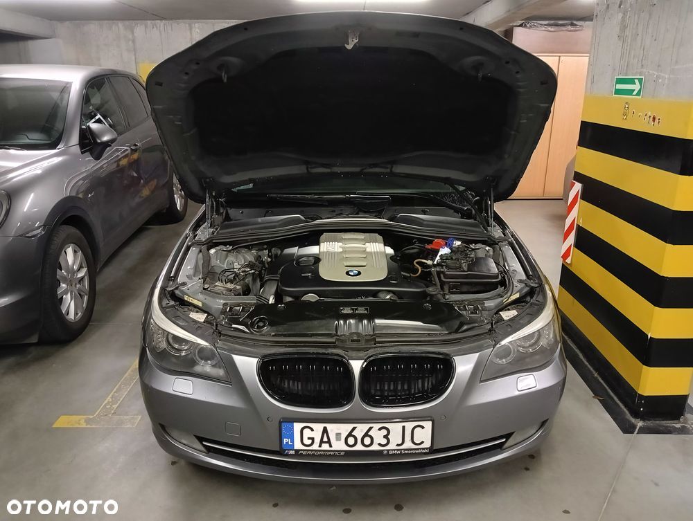 BMW Seria 5 525d Touring - 11