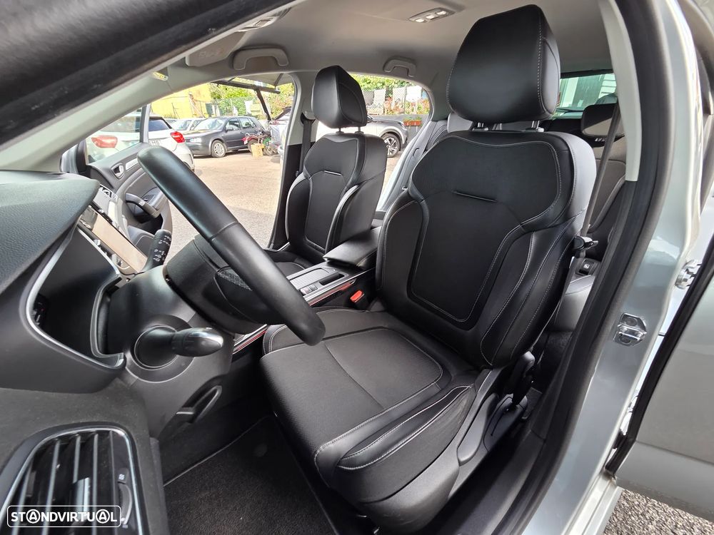 Renault Mégane BLUE dCi 115 INTENS - 23