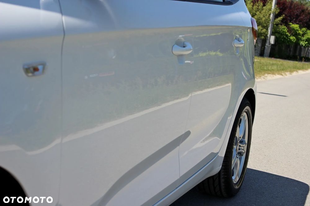 Kia Carens 1.7 CRDi 115 Dream Team Edition - 18