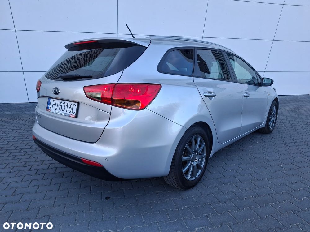 Kia Ceed 1.4 CVVT Dream Team Edition - 12