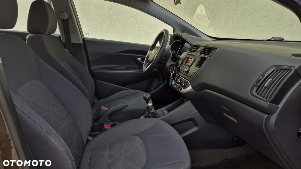 Kia Rio 1.2 L - 7