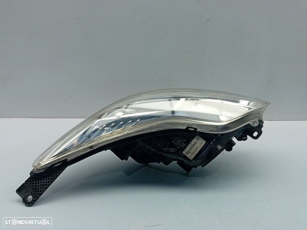 Ótica / farol esquerda FORD Focus III - 2