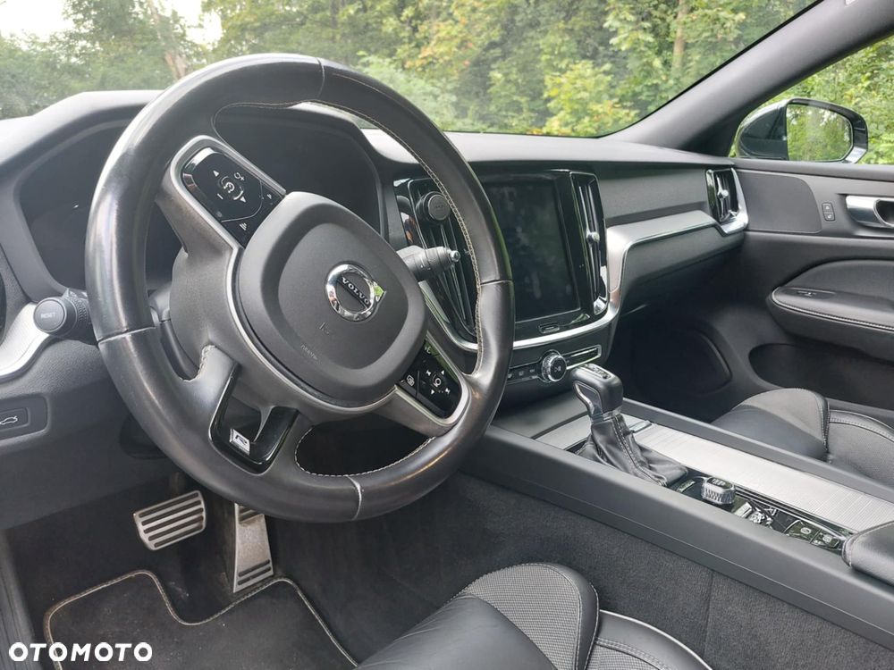 Volvo V60 D4 Geartronic R-Design - 10