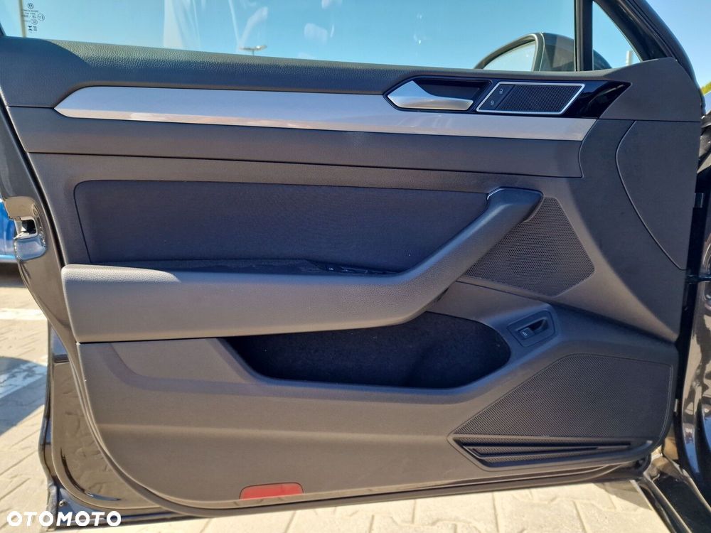 Volkswagen Passat - 13