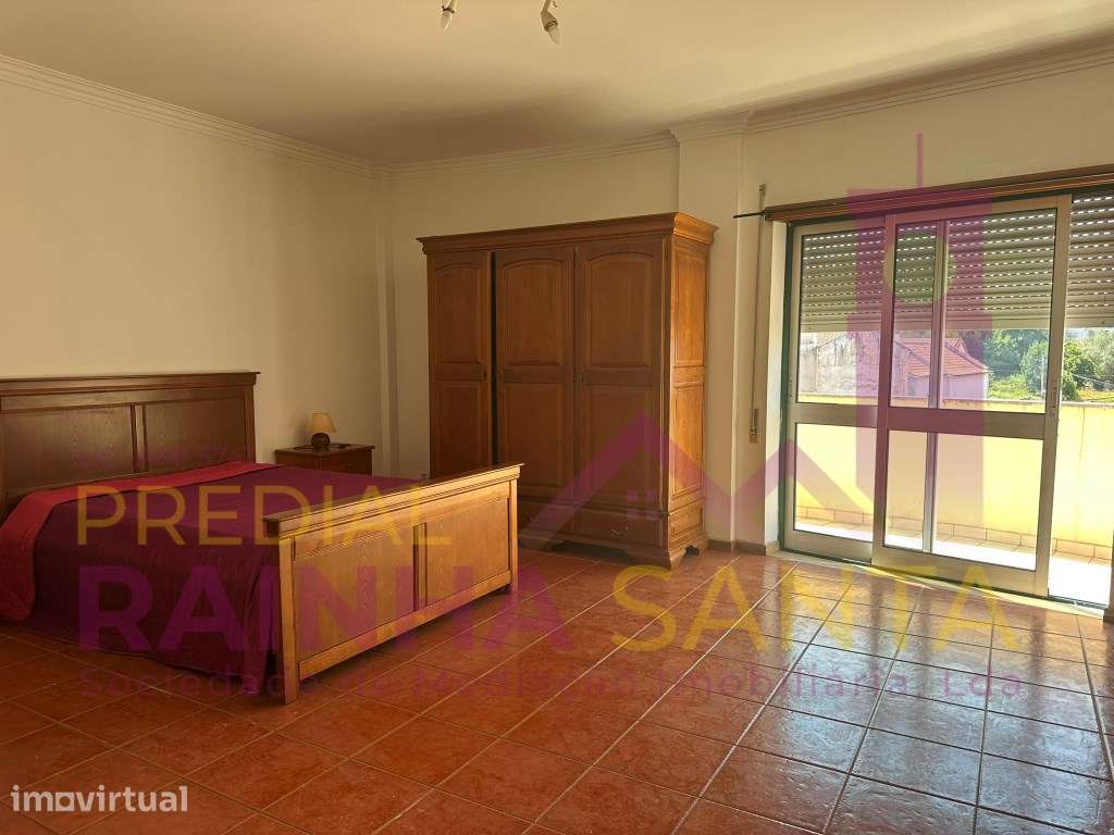 T4 com Garagem em São Martinho do Bispo - Excelente Localização em ... - Grande imagem: 4/16