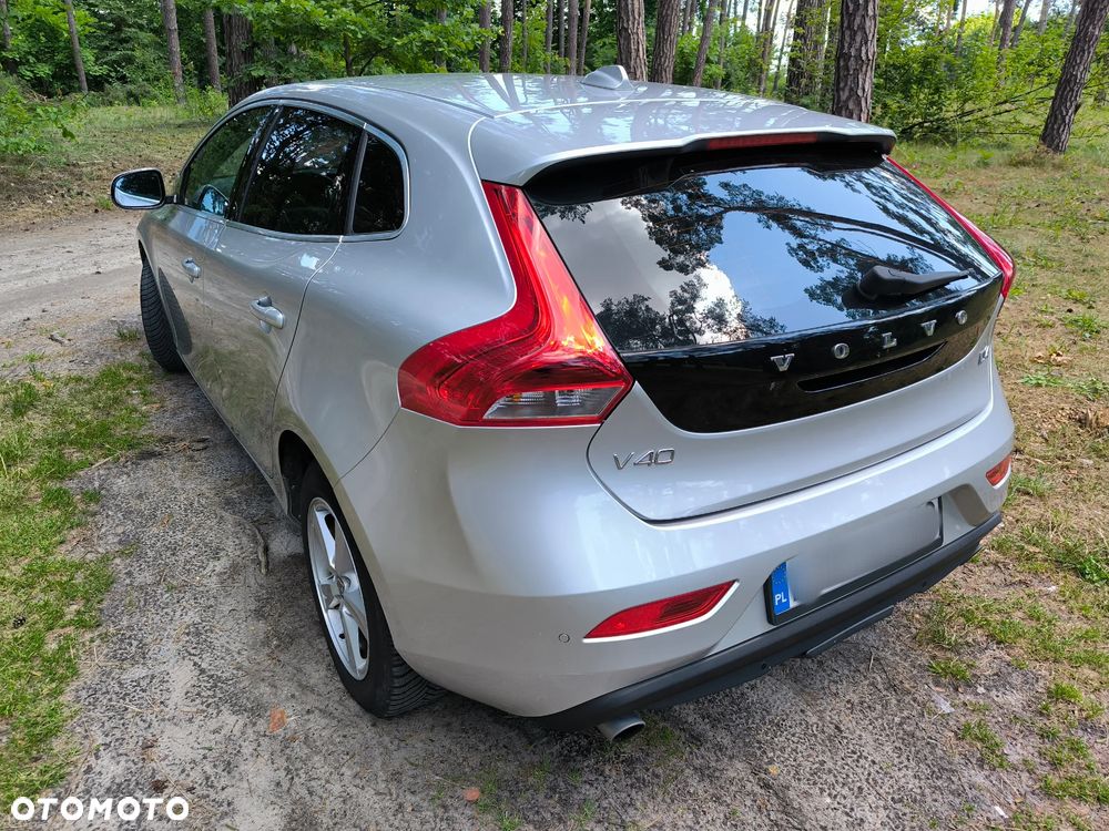 Volvo V40 D4 Drive-E Momentum - 19