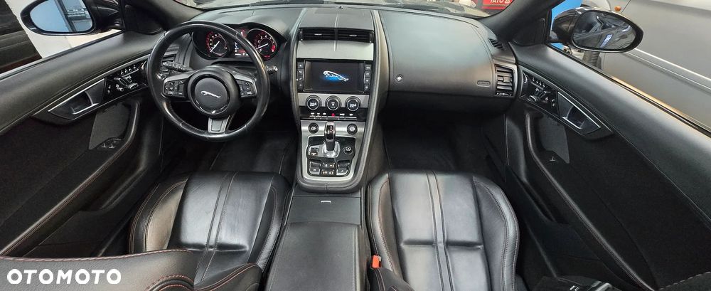 Jaguar F-Type R-Dynamic - 10