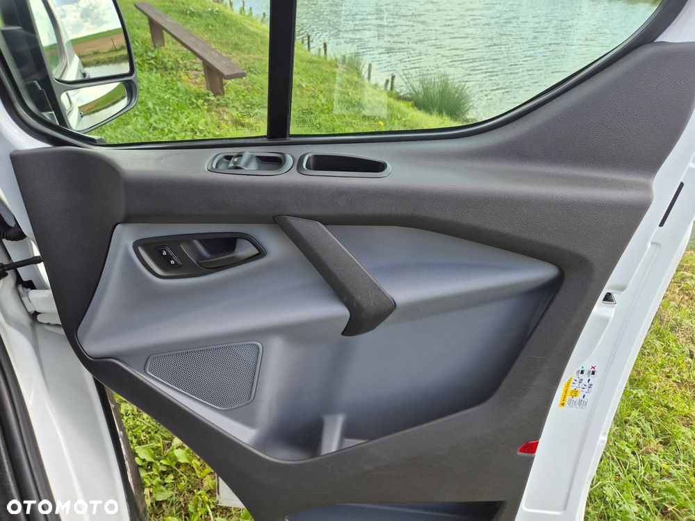 Ford Transit Custom - 23