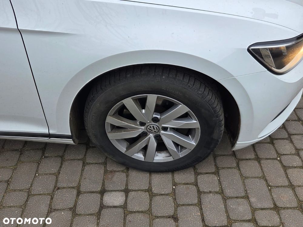 Volkswagen Passat 2.0 TDI SCR Comfortline DSG - 10