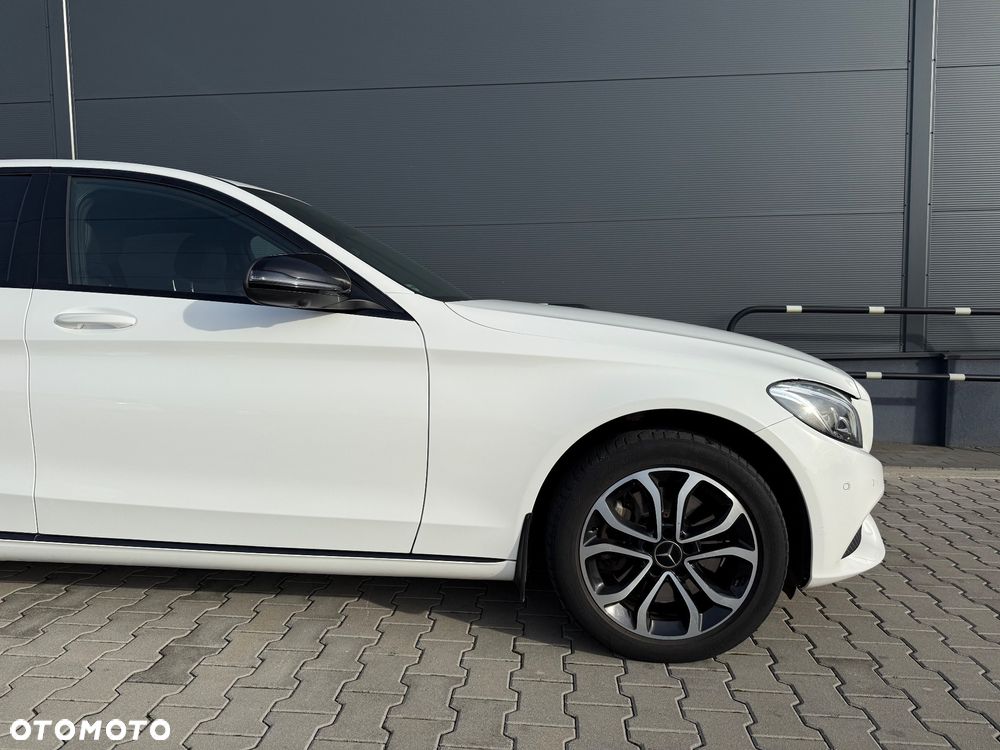 Mercedes-Benz Klasa C 300 7G-TRONIC - 6