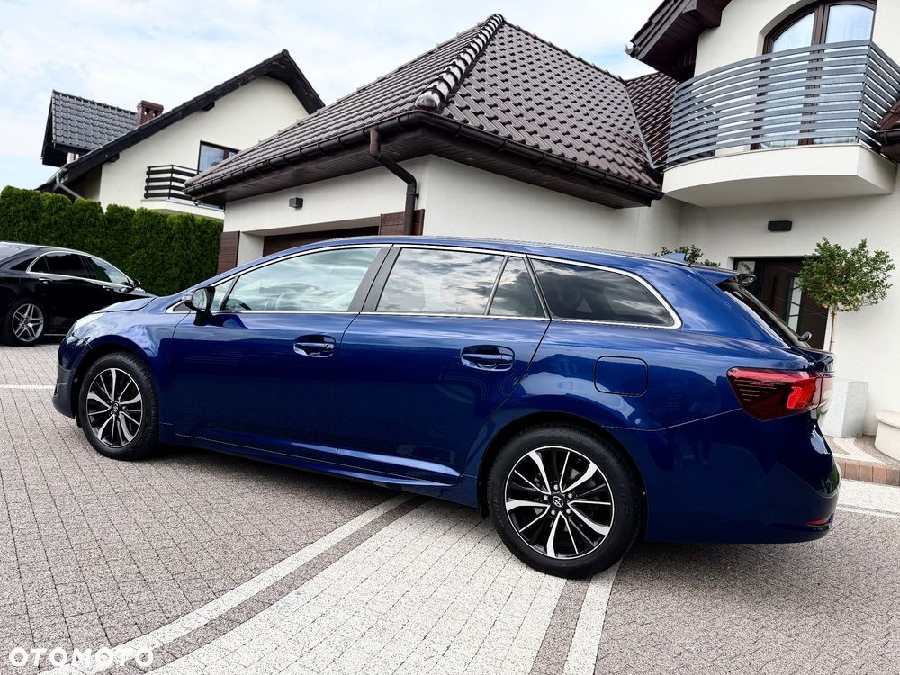 Toyota Avensis 2.0 D-4D Premium - 5