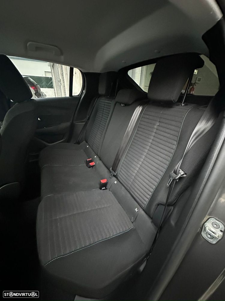 Peugeot 208 1.2 PureTech Allure EAT6 - 10