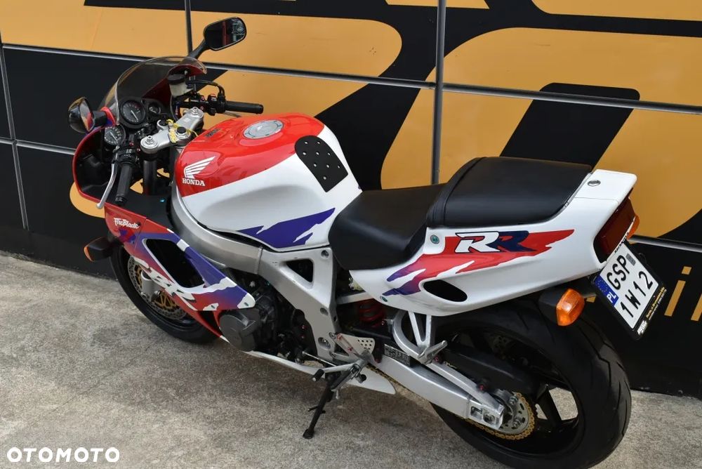 Honda CBR - 9