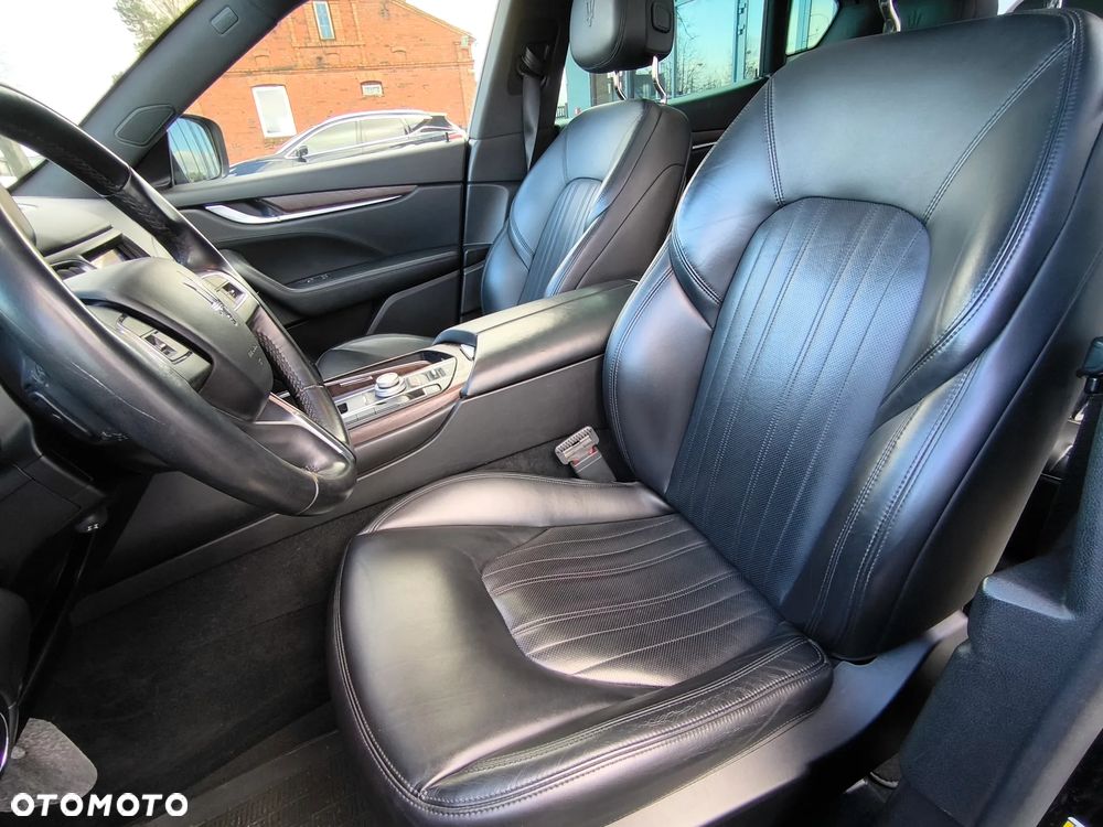 Maserati Levante Q4 Executive - 28