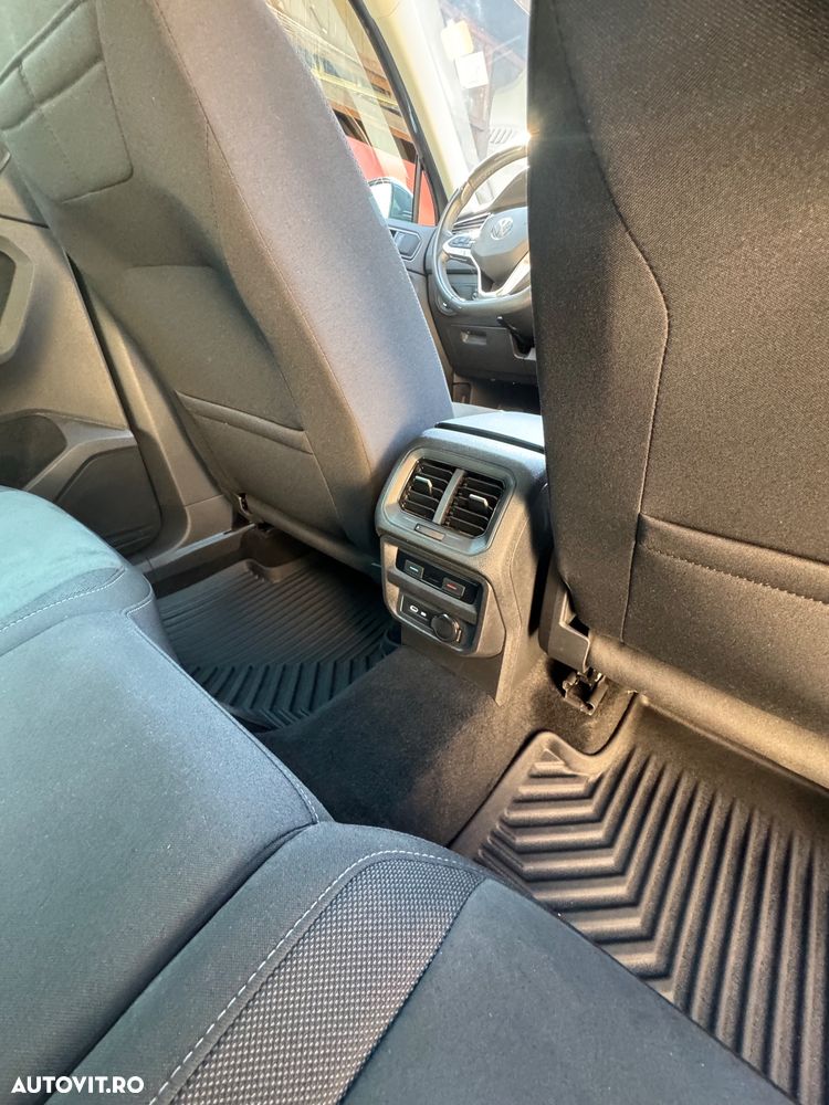 Volkswagen Tiguan - 11