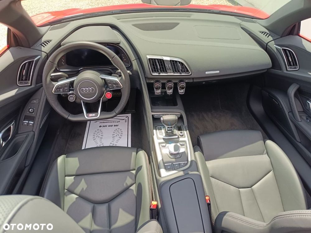Audi R8 Spyder - 8