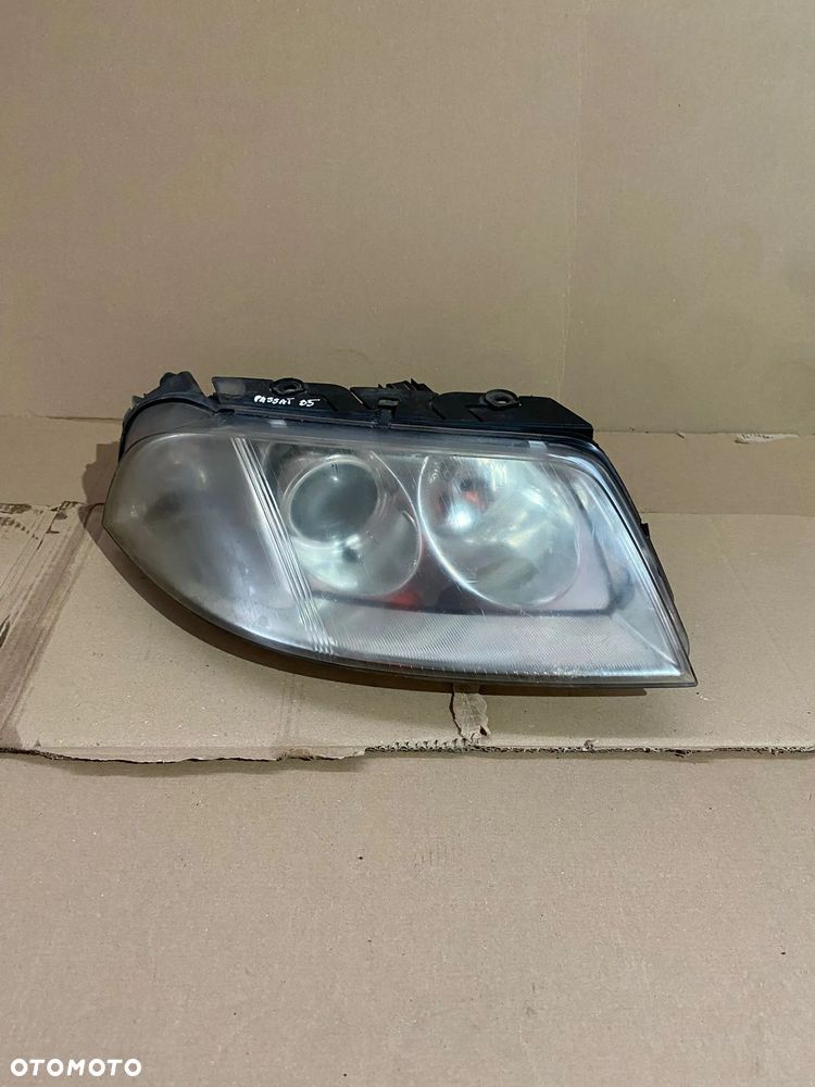 LAMPA PRAWA PRAWY PRZÓD PRZEDNIA VW PASSAT B5 LIFT FL EUROPA - 1