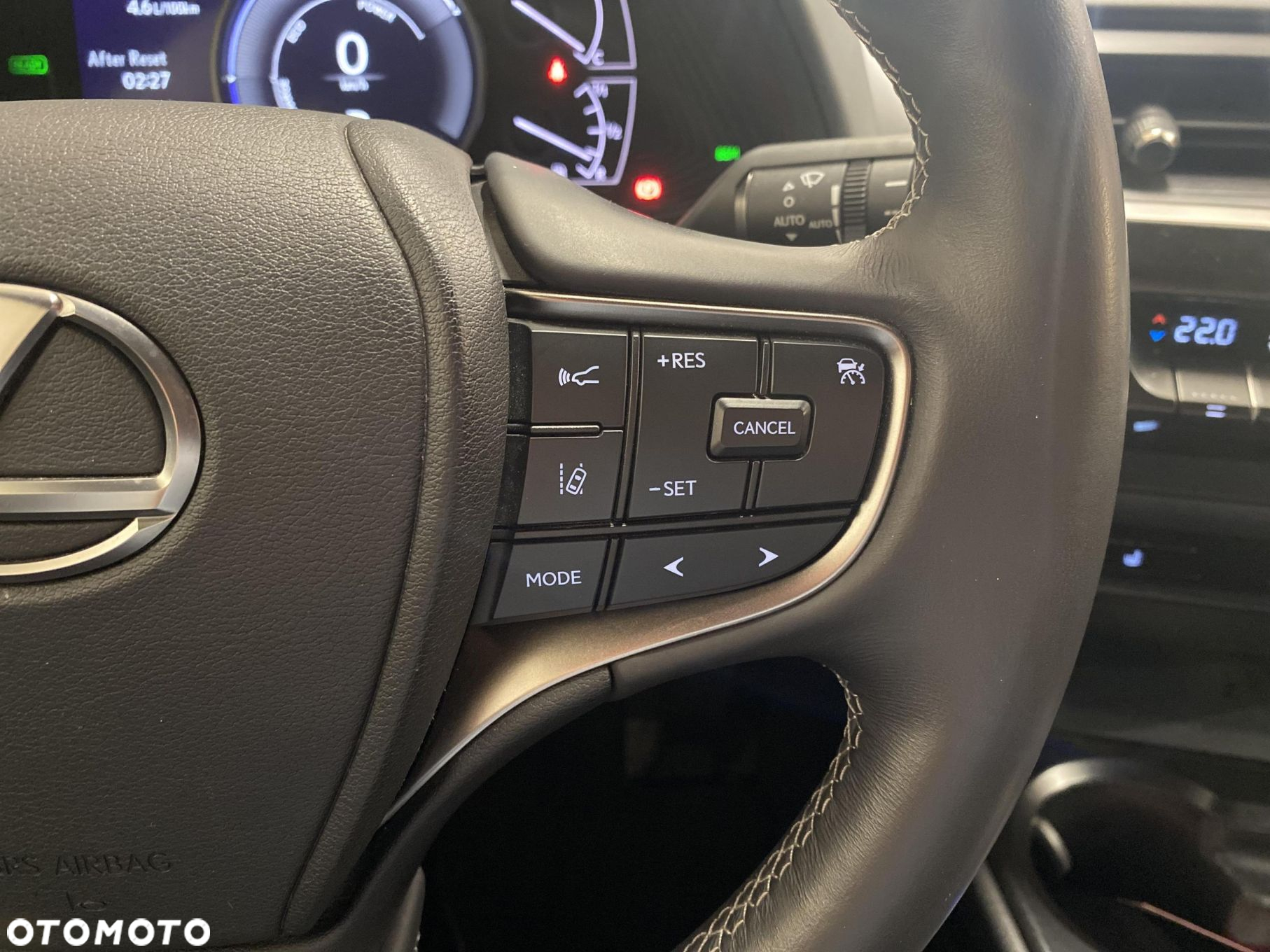 Lexus UX - 14