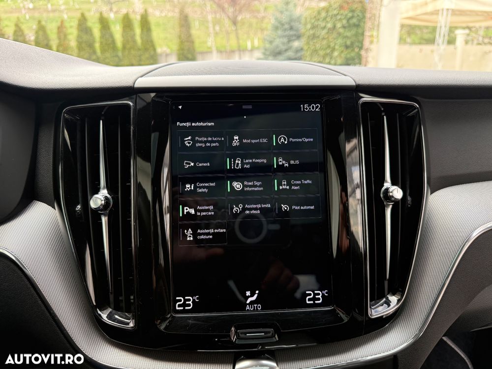 Volvo XC 60 D5 AWD R-Design - 25