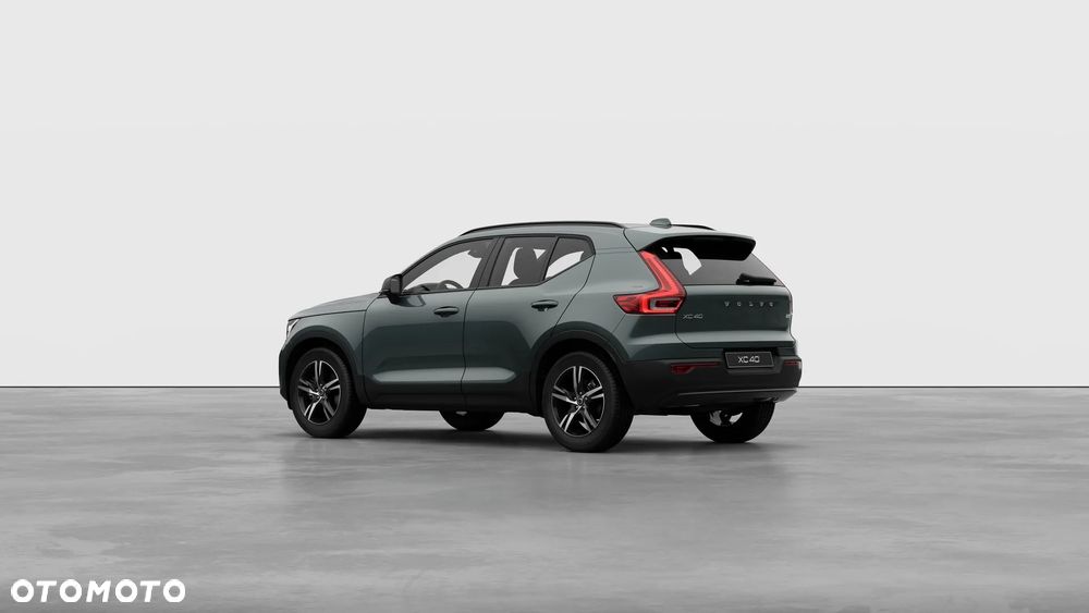 Volvo XC 40 B3 Plus Dark - 4